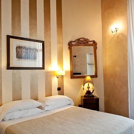 מלון Boutique Scalzi - Adults Only 2*